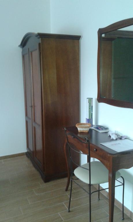 B&B La Coccarda CastellʼAlfero Rom bilde